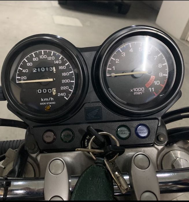 Honda seven fifty 1993 apenas 22.000km. Como nova. Revisão na Honda