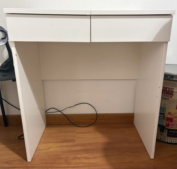 Toucador com espelho BRIMNES -IKEA