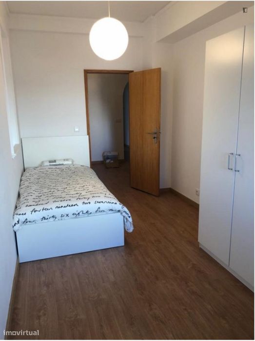 Quarto - localizado em Penha de França Lisbon