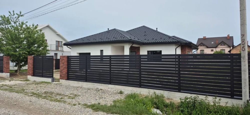 Красивий якісний будинок з великою земельною ділянкою