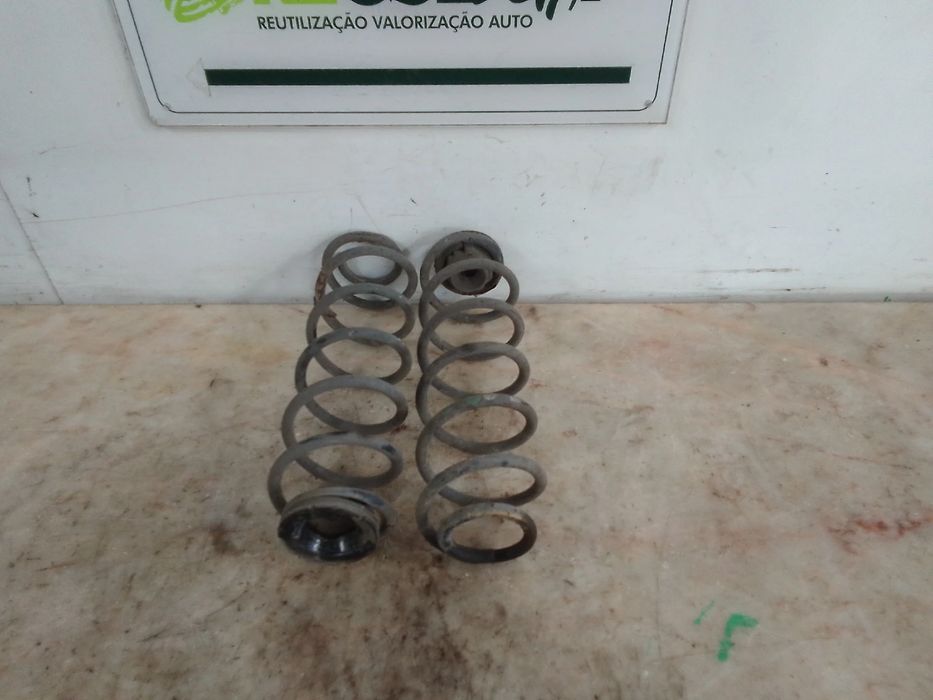 Mola de suspensão trás direita VOLKSWAGEN Golf IV (1J1)
