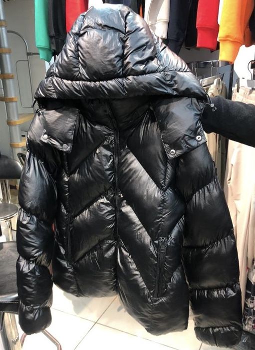 Жіноча зимова куртка