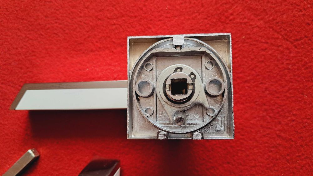 Klamki klamka chrom biel nowoczesna biurowa stylowa