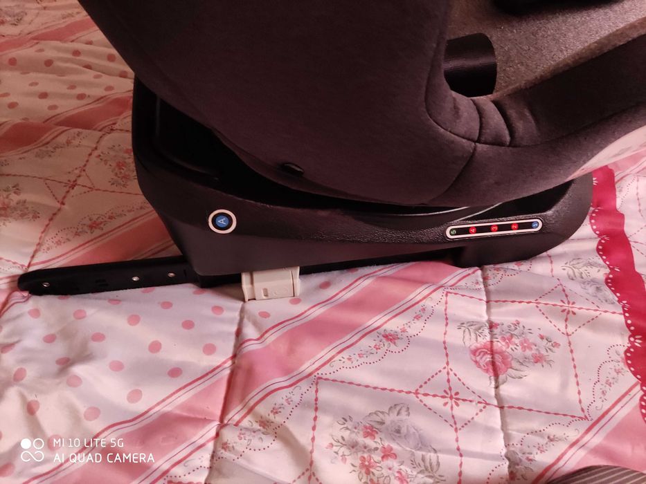 Cadeira auto Zippy rotativa e com isofx