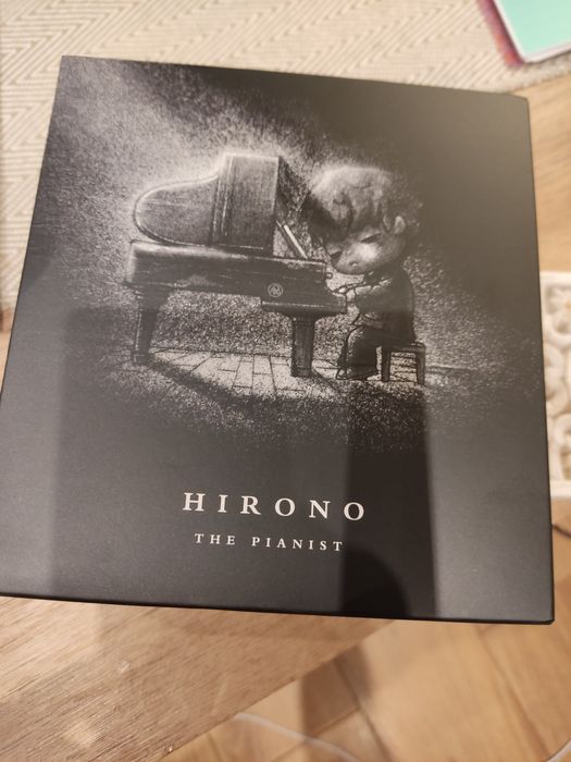 POP MART Hirono The Pianist figurka kolekcjonerska