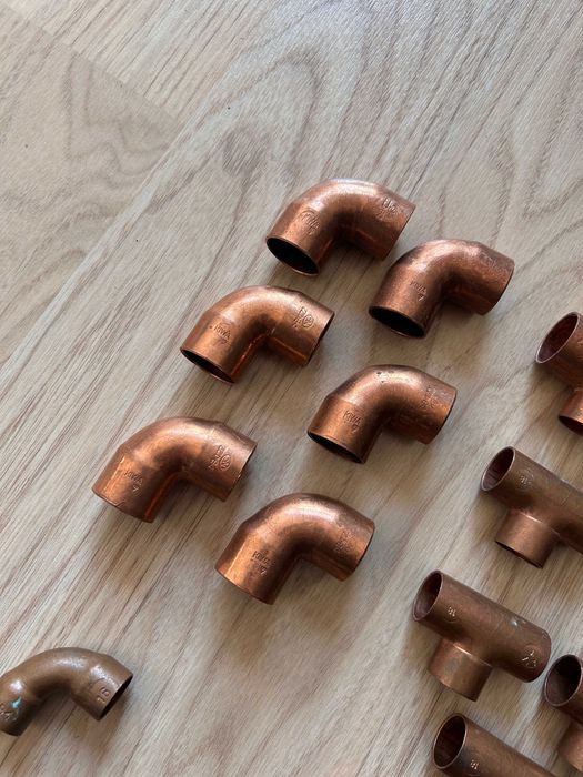 Elementy miedziane centralnego ogrzewania kolanka trójniki kształtki