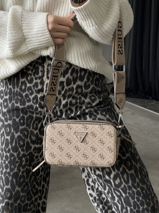 Сумка жіноча Guess 4G кросс-боді Гесс через плече на широкому ремені