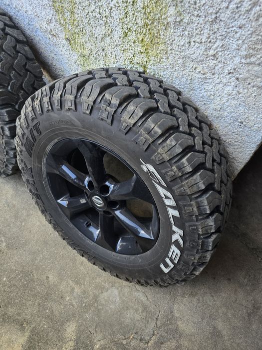Pneus  e jantes 17  Nissan Navara D40