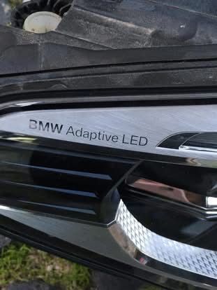 Farol BMW 520D lado direito de 2018 em LED