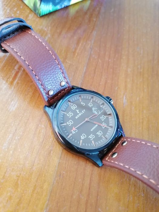 Relógio Masculino Novo em couro castanho