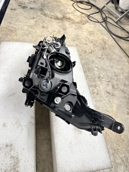 Передняя правая фара Lexus NX, Лексус