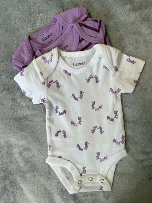 Боді та футболки Hanes