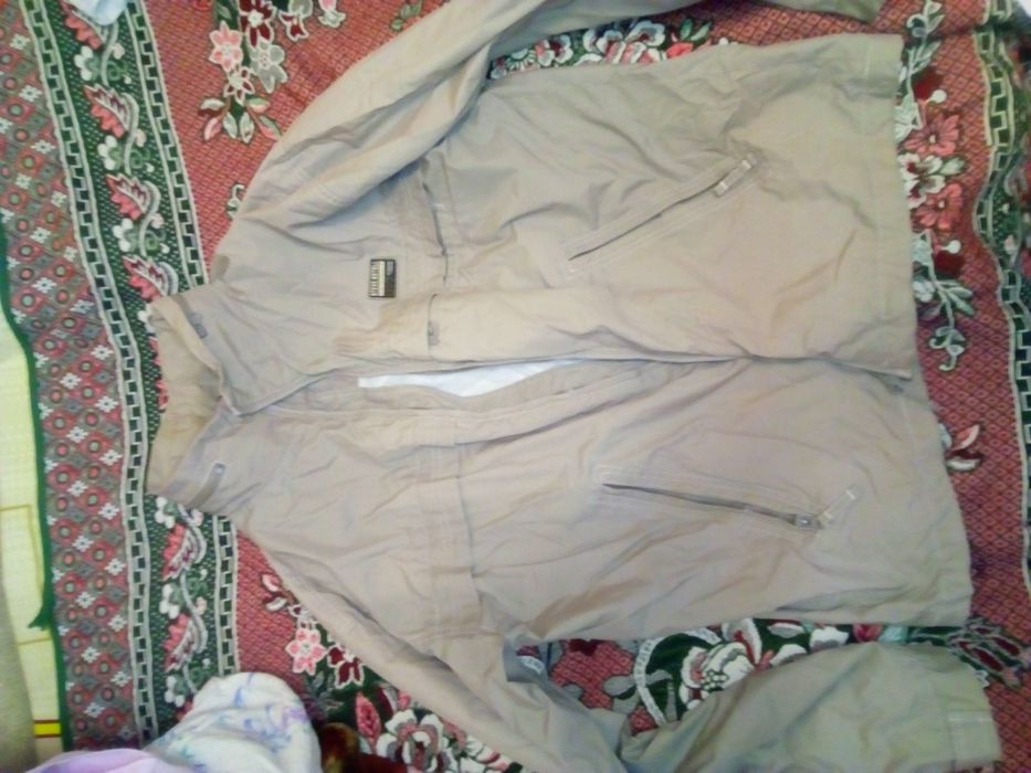 Чоловіча демісезонна куртка вітровка б/в