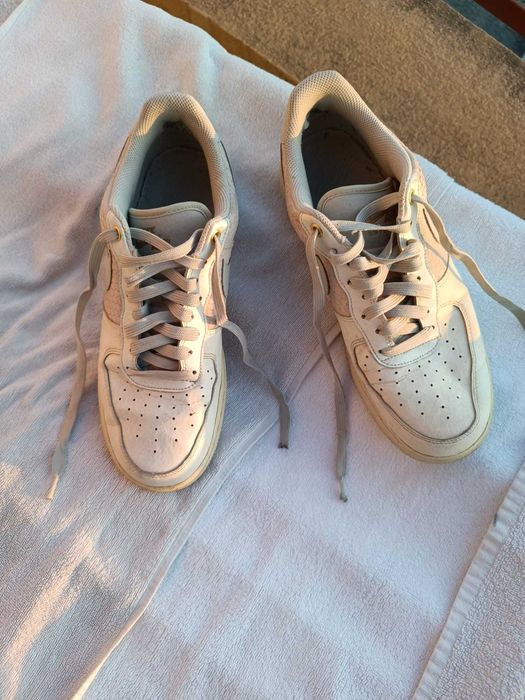 NIKE AIR FORCE 1 '07 LV8 Tamanho 43