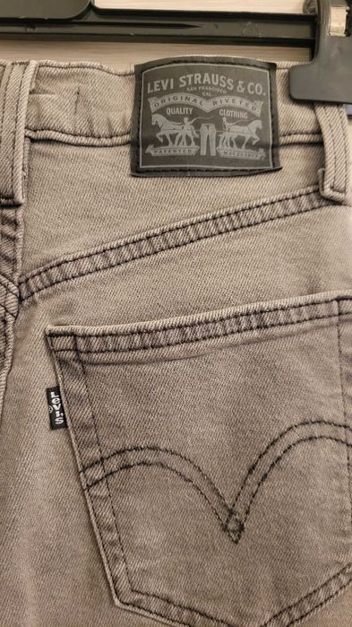 Джинси Левіс Levis Mom jeans з високою талією розмір 24