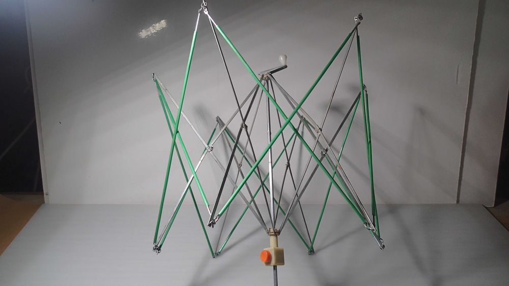 Desenrolador de meadas de lâ ou linha