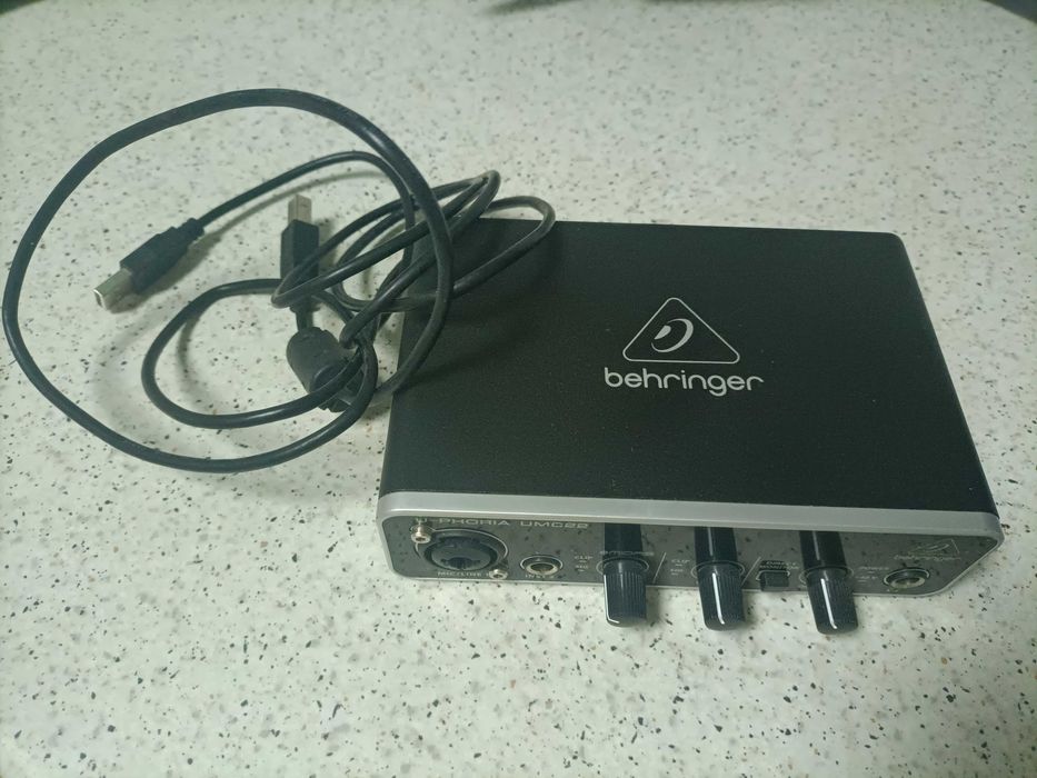 behringer u-phoria ucm22