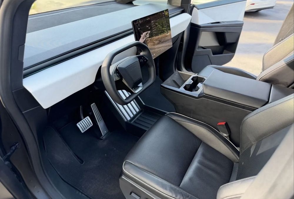Tesla CyberTruck 2024самий дешевший в Україні!