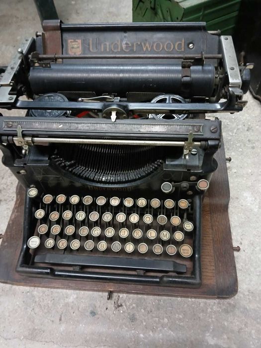 maquina de escrever  antiga