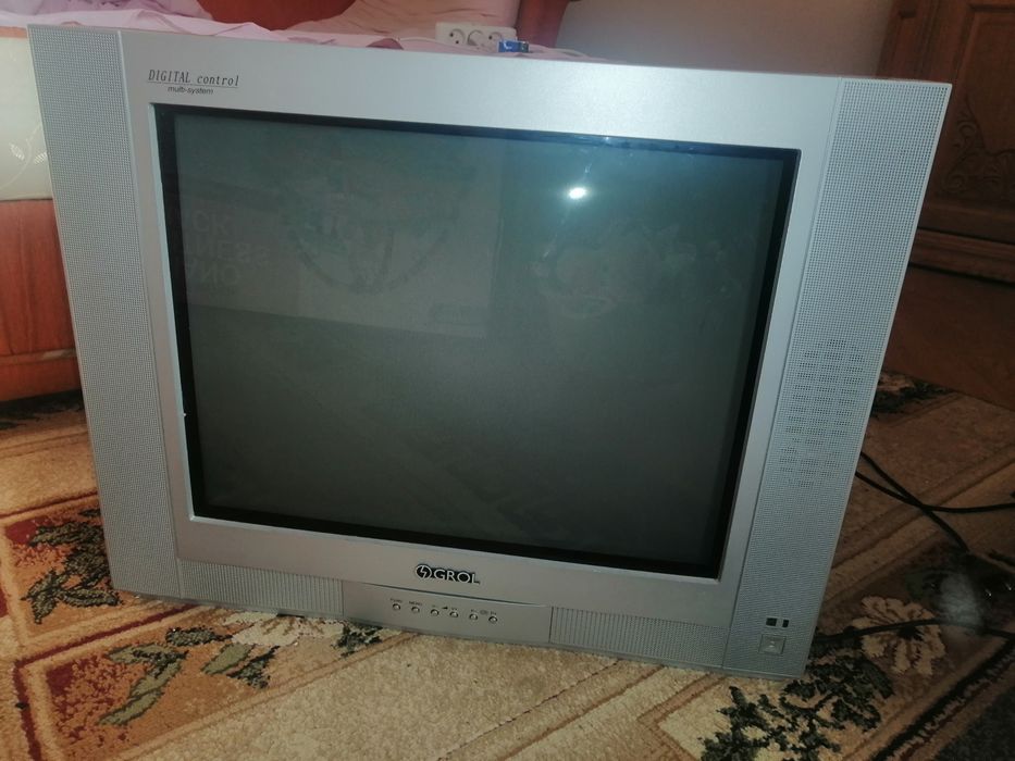 Телевізор Grol, 20 см. Кольоровий.  Стан 5 з 5!