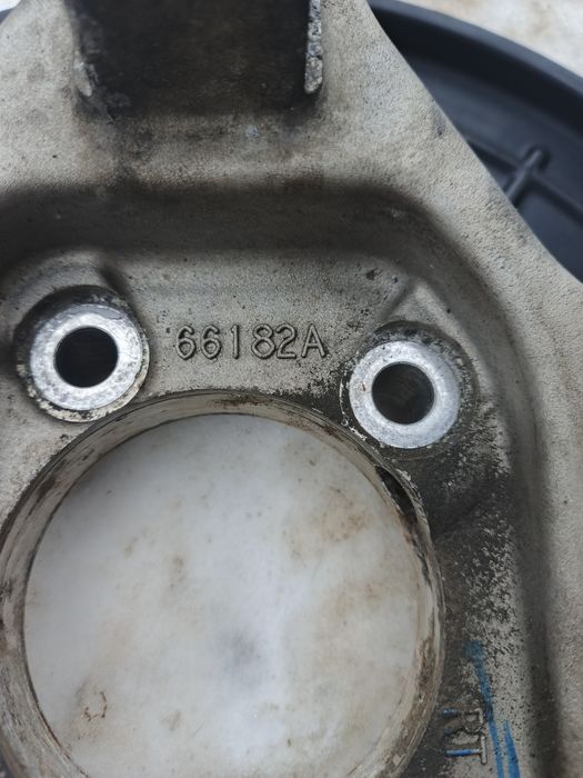 Цапфа поворотній кулак правий передній Jeeps  Compas