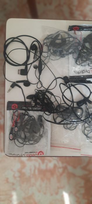 Продам мобильный телефон и различные аксессуары