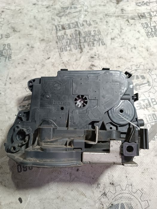 Замок двері передній правий BMW E81 E87 2004-2011 E90 E60 E70 E83 E84