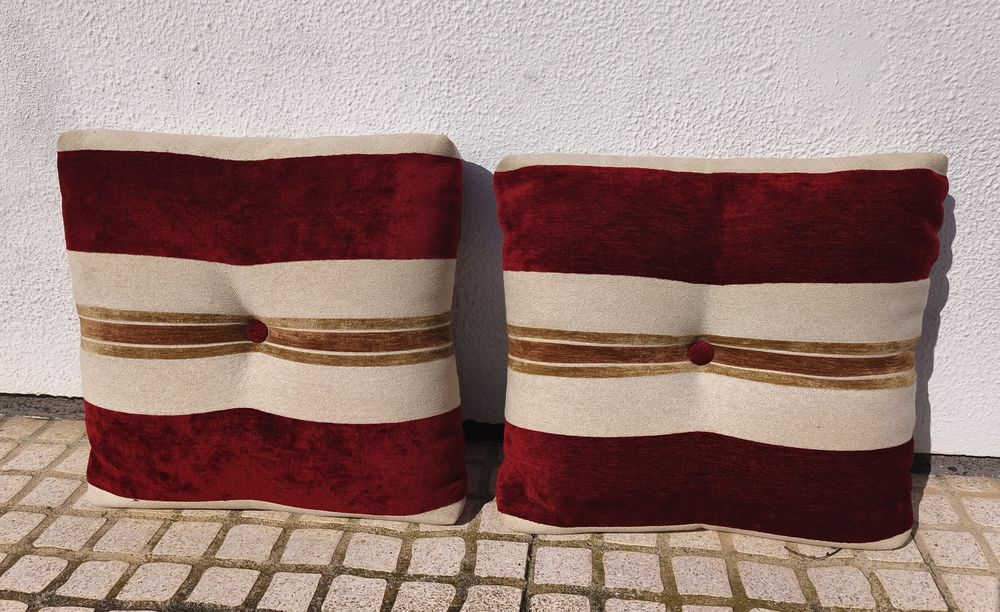 Almofas em Veludo e Linho Grosso Decorativas  50x50.