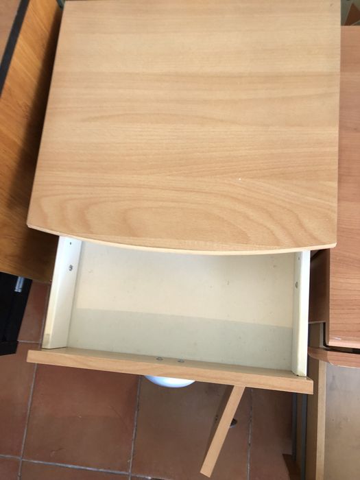 Bloco de gavetas conjunto com secretaria (à venda noutro anúncio)