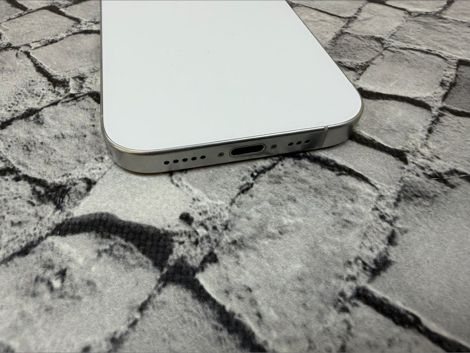 Iphone 16 Pro 256gb neverlock White Titanium Global 880$