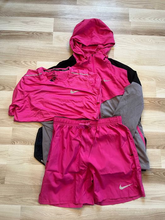 Komplet Nike Running Dri-FIT w rozmiarze L – kurtka + koszulka + spodenki.