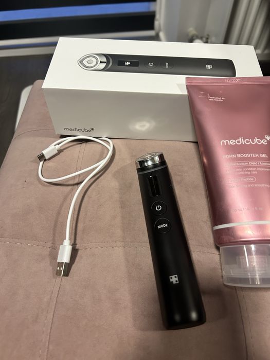 Medicube AGE-R Booster Pro