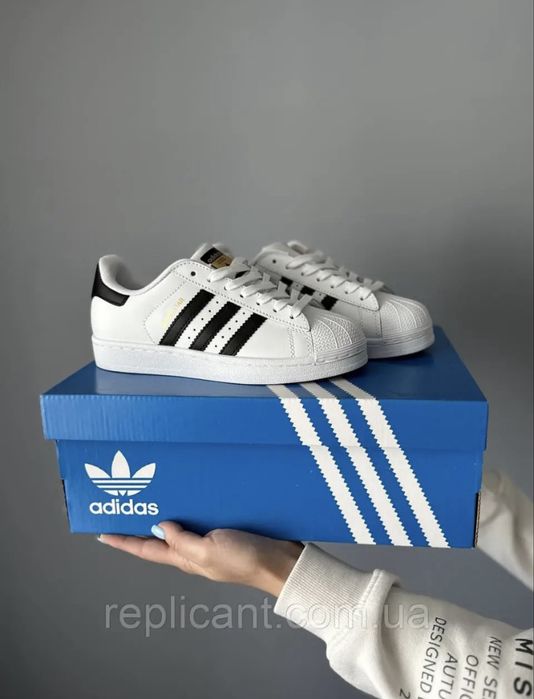 Кросівки adidass