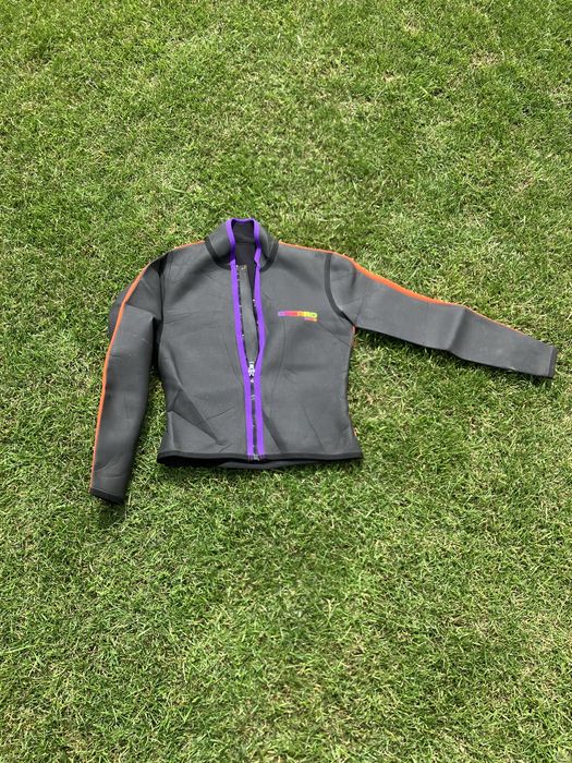 Pianka neoprenowado w windsurfingu nurkowania