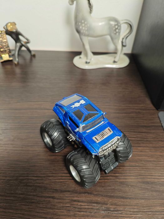 Maisto Hummer HX monster truck машинка синя 1/64