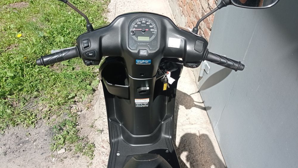 Скутер Honda Tack 79