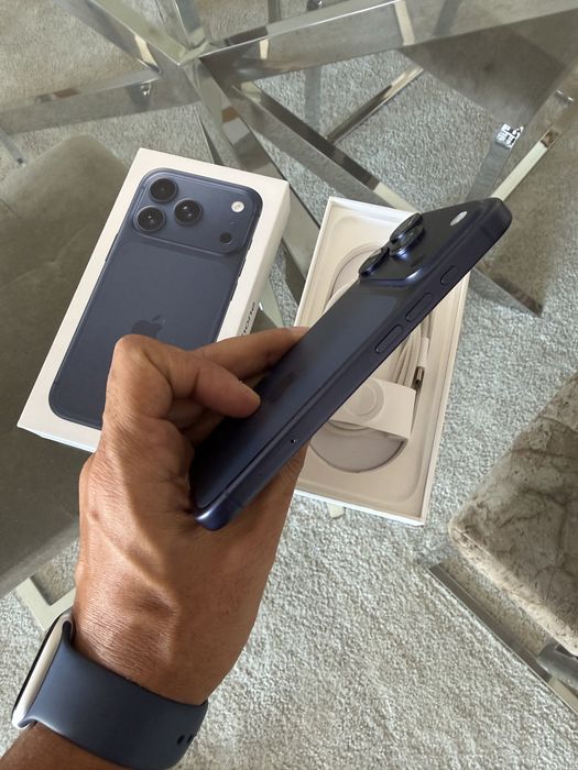 iPhone 17 Pro 256GB Azul – Impecável | Caixa e Cabo Original