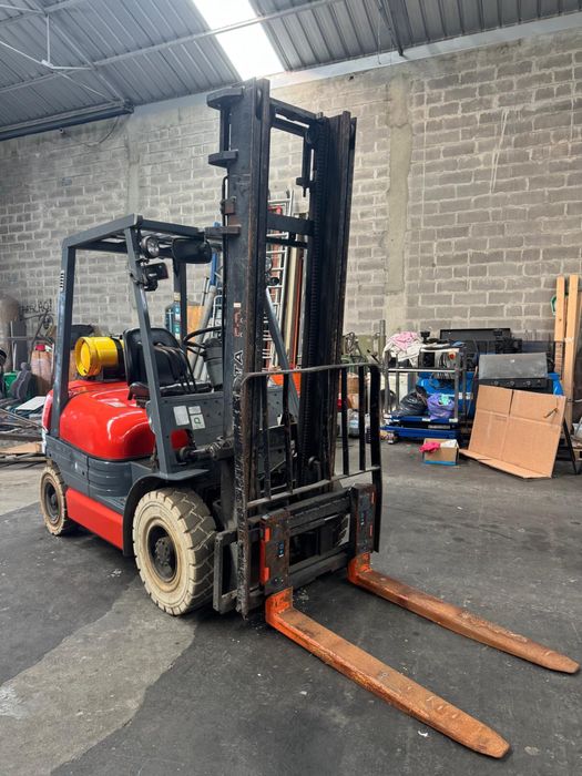 Empilhador Toyota 2500kg GPL
