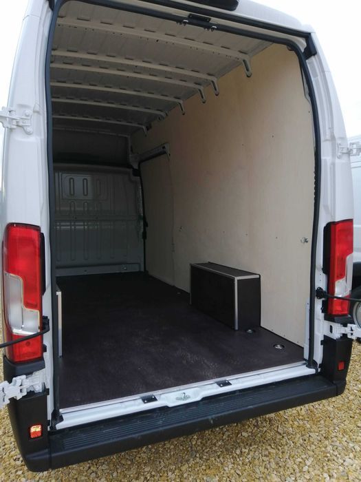 FIat Ducato L4H2-zabudowa przestrzeni ładunkowej