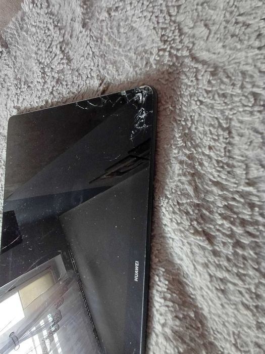 Uszkodzony Tablet Huawei Mediapad T5 - zbity ekran