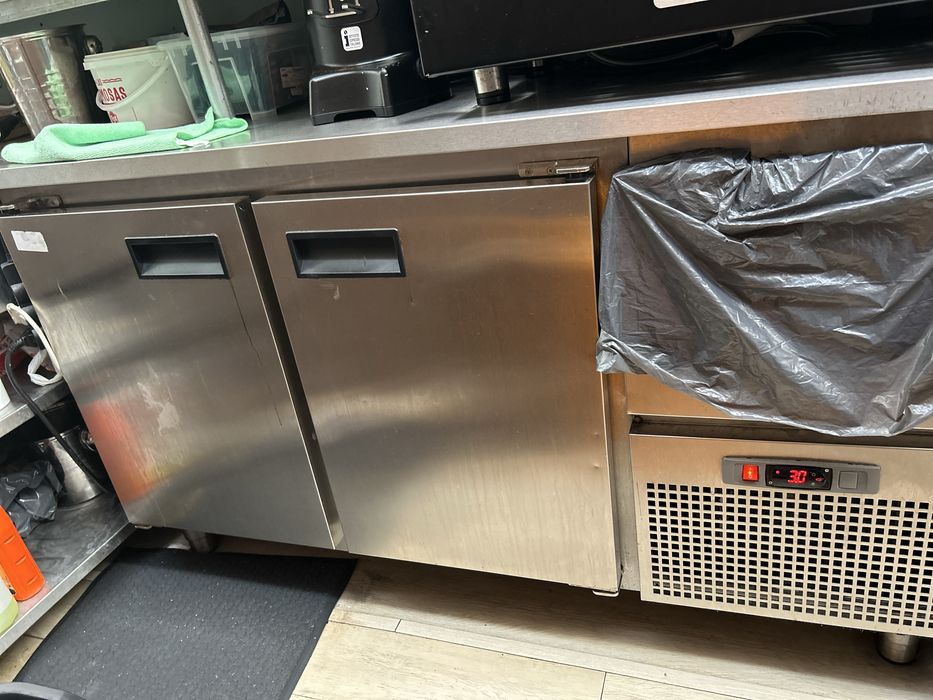 Bancada refrigerada com tulha 1500x600x900