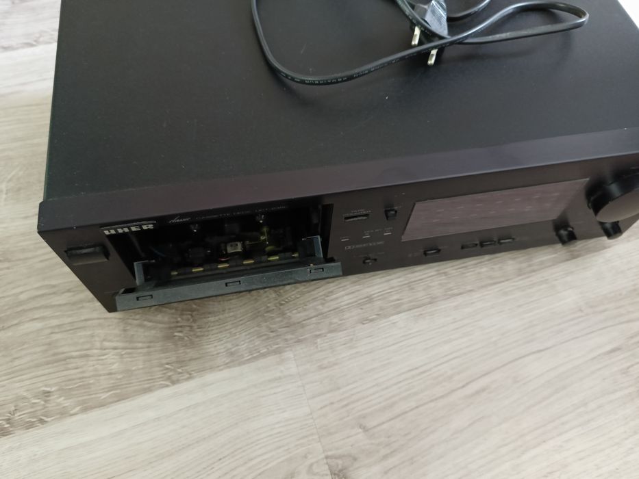 Magnetofon Uher uct-235C
