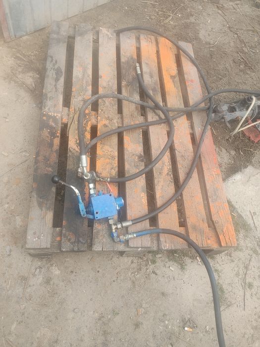 Rozdzielacz hydrauliczny