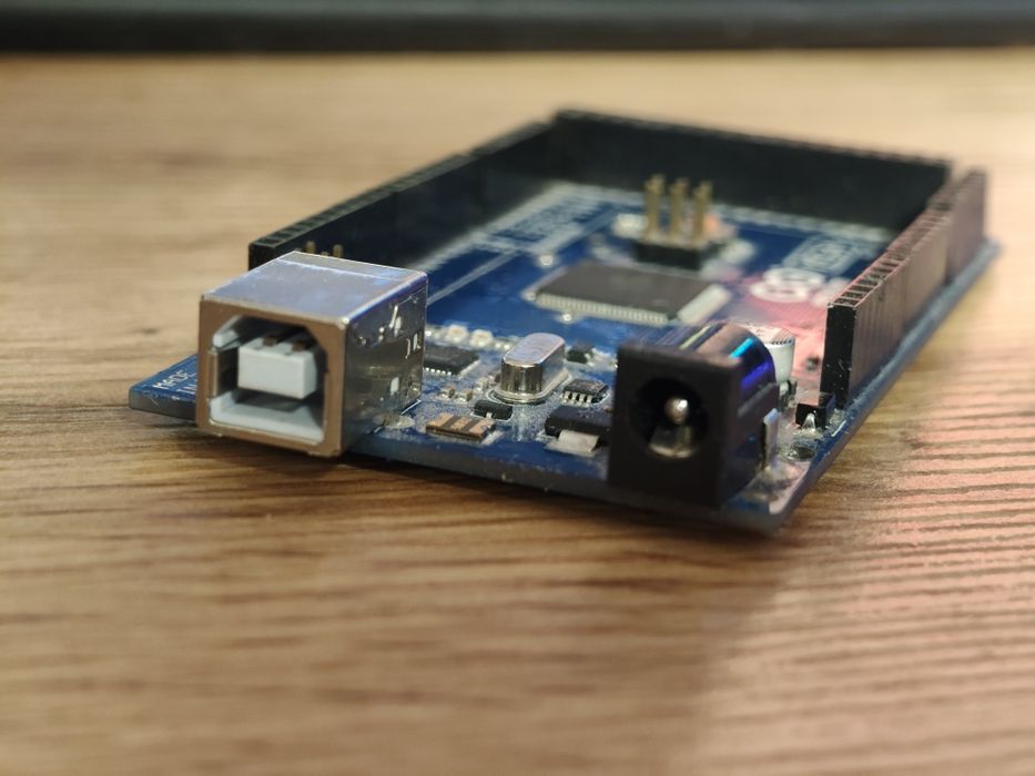 Оригінальна Arduino Mega 2560 R3