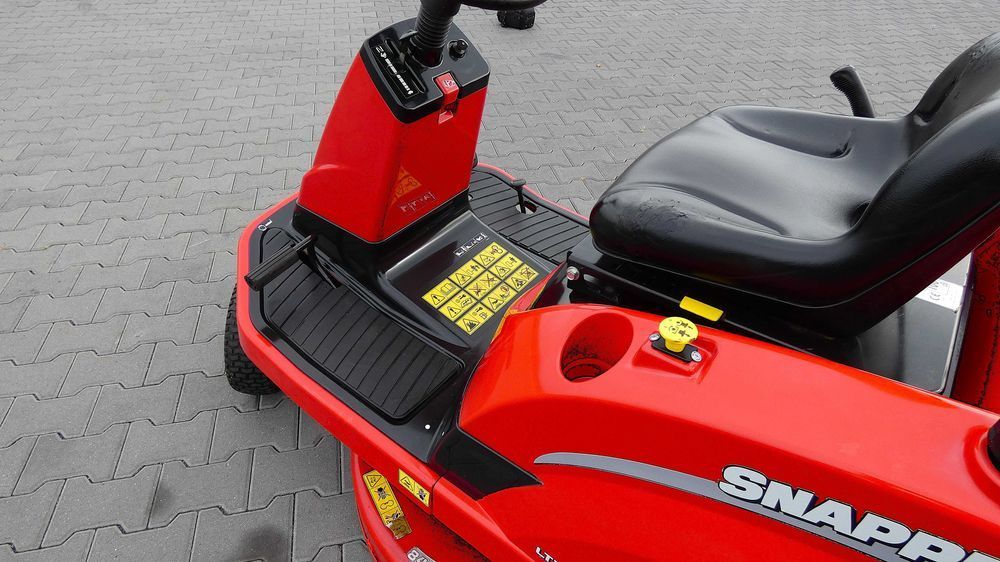 Traktorek kosiarka Snapper LT75 Briggs&Stratton (220801.4) - Baras