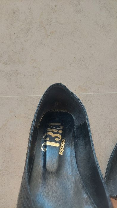 Sapatos pele lagarto pretos tamanho 38