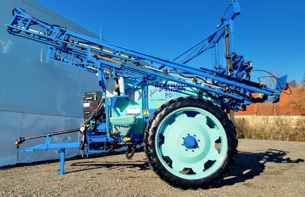 Opryskiwacz Berthoud Primer plus 15m/12m 2000l Filmy z pracy 2011r