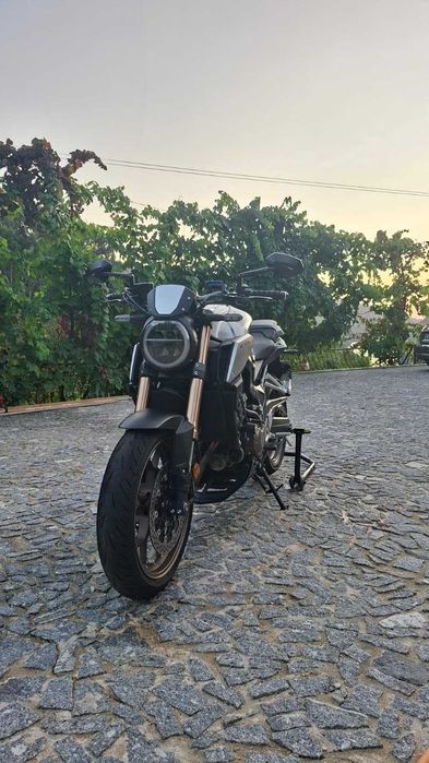 Honda CB650R | 2020 | 12.000 km | Vários Extras