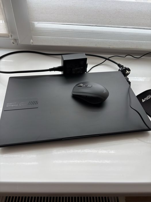 Ноутбук ASUS Vivobook S15 OLED K5504VA-MA383 стан нового всього рік