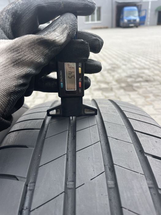 Колеса/резина/гума 215/65R16 Bridgestone